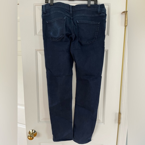 Uniqlo dark wash stretch denim jeans 32inch - Picture 2 of 3
